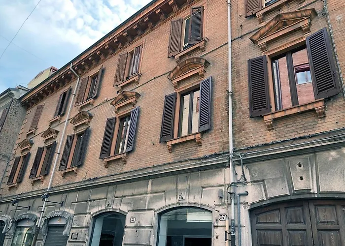 Family Hotel: Triquetra