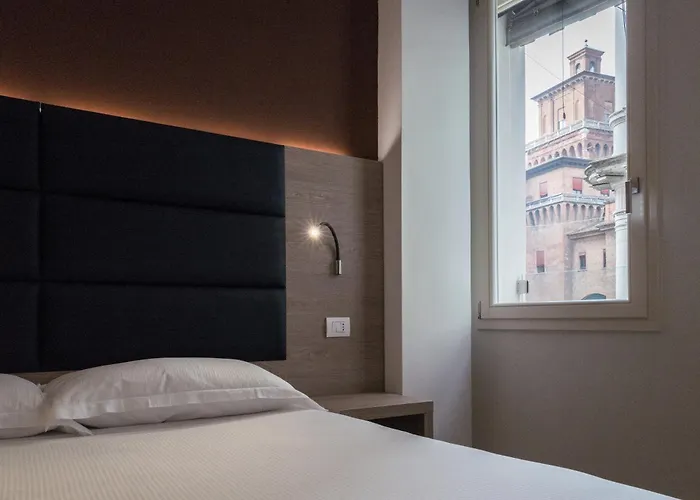 Family Hotel: Hotel Touring